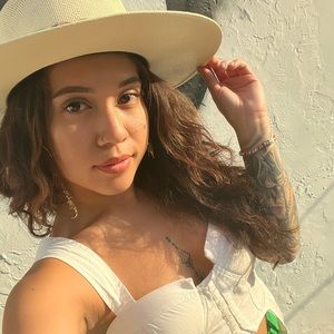 Meet your Posher, xoxoissa